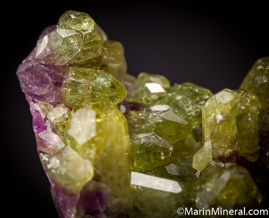 Vesuvianite from Jeffrey Mine, Asbestos, Quebec, Canada [db_pics/pics/J589c.jpg]