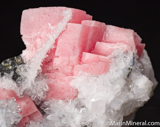 Rhodochrosite on quartz from American Tunnel, Silverton, Colorado, USA [db_pics/pics/M453d.jpg]