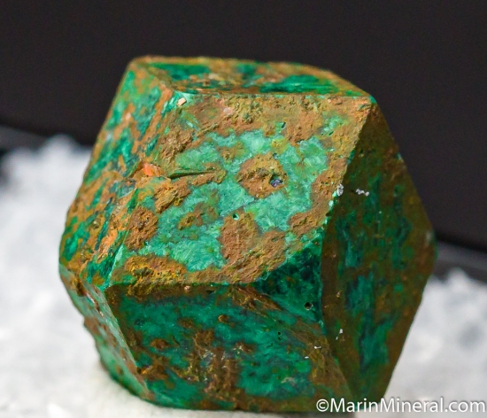 Malachite after Cuprite from Chessy, Rhone-Alpes, France [db_pics/pics/M875c.jpg]
