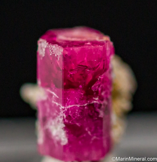 Red Beryl from Violet Claims, Wah Wah Mountains, Beaver Co., Utah, USA [db_pics/pics/ST139a.jpg]