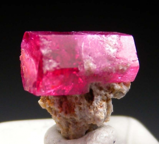 Red Beryl from Violet Claims, Wah Wah Mountains, Beaver Co., Utah, USA [db_pics/pics/ST139e.jpg]