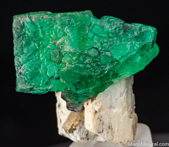 Fluorite on twinned Orthoclase from Erongo Mountains, Namibia [db_pics/pics/ST143b.jpg]