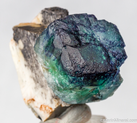 Fluorite on twinned Orthoclase from Erongo Mountains, Namibia [db_pics/pics/ST146b.jpg]