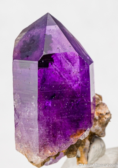 Amethyst from Goboboseb Mtns., Erongo Region, Namibia [db_pics/pics/ST147a.jpg]