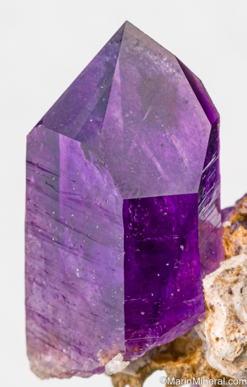 Amethyst from Goboboseb Mtns., Erongo Region, Namibia [db_pics/pics/ST147c.jpg]