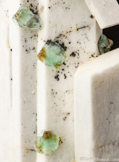 Fluorite on Orthoclase from Erongo Mountains, Namibia [db_pics/pics/ST149d.jpg]