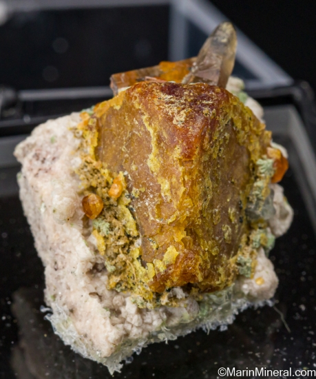 Helvite with Spessartine from Tongbei, Fujian Prov., China [db_pics/pics/ST233a.jpg]