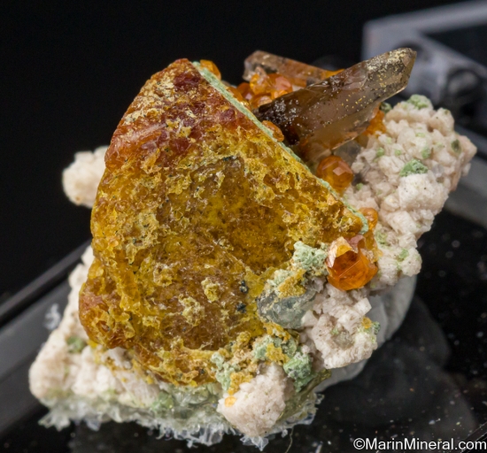 Helvite with Spessartine from Tongbei, Fujian Prov., China [db_pics/pics/ST233c.jpg]