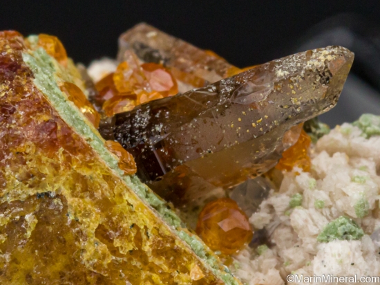 Helvite with Spessartine from Tongbei, Fujian Prov., China [db_pics/pics/ST233d.jpg]