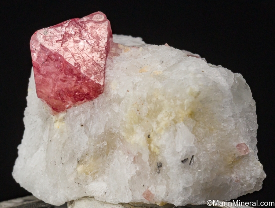Spinel from Mogok, Myanmar [db_pics/pics/ST287b.jpg]