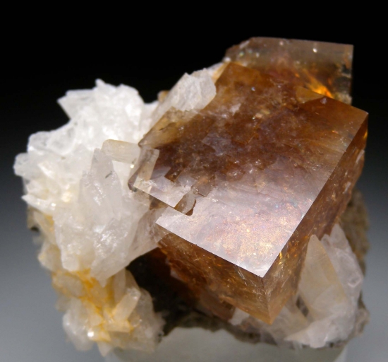 Fluorite from Stoneco White Rock Quarry, Clay Center, Ottawa Co., Ohio, USA [db_pics/pics/ST949b.jpg]