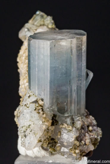 Apatite on Quartz from Panasquiera, Portugal [db_pics/pics/ST956c.jpg]