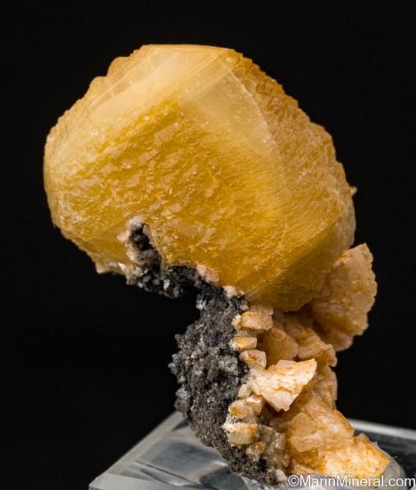 Calcite on Dolomite from Augharmore Quarry, Augharmore, Co. Sligo, Ireland [db_pics/pics/SV500c.jpg]