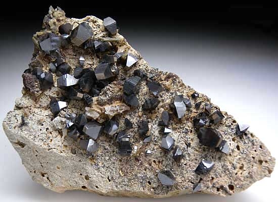 Anatase from Kharan Mountain, Balochistan, Pakistan [db_pics/pics/a118a.jpg]