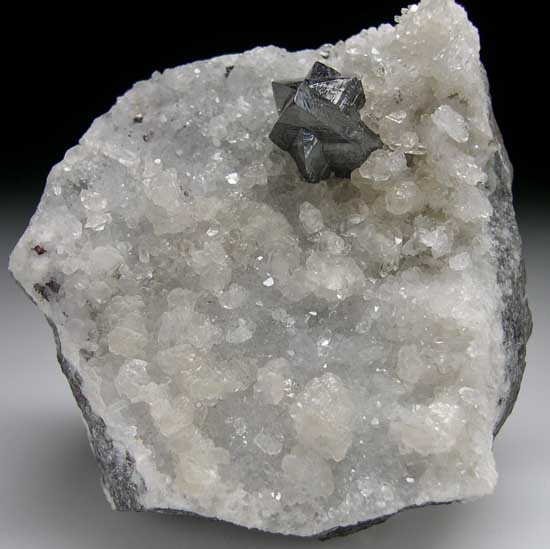 Cinnabar on Dolomite from Yanwuping Mines, Guizhou, China [db_pics/pics/a212a.jpg]