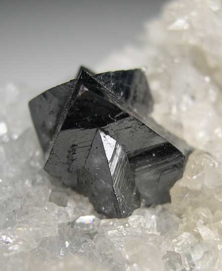 Cinnabar on Dolomite from Yanwuping Mines, Guizhou, China [db_pics/pics/a212c.jpg]