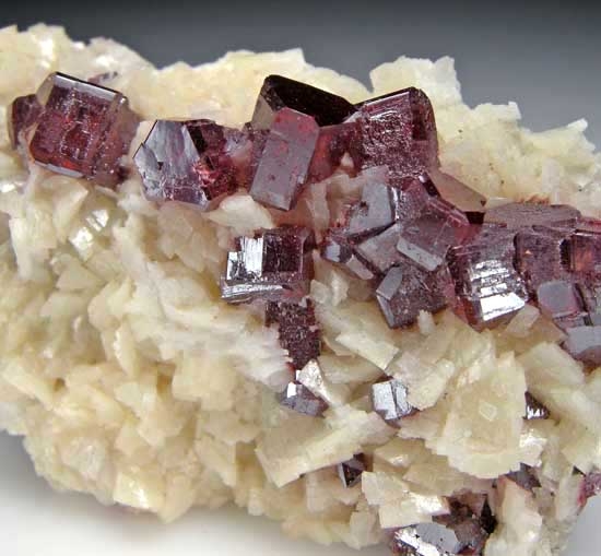 Cinnabar on Dolomite from Tongren, Guizhou Prov., China [db_pics/pics/a403b.jpg]