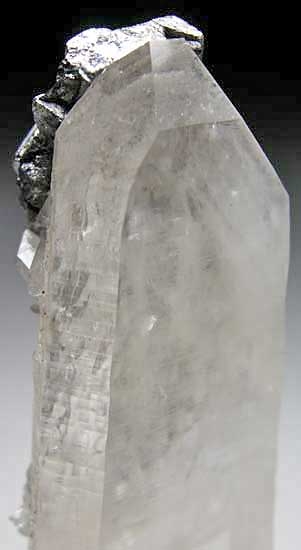 Bournonite on Quartz from Yaogangxian Mine, Hunan Prov., China [db_pics/pics/a406b.jpg]