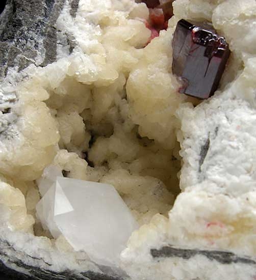 Cinnabar on Dolomite with Quartz from Tongren, Guizhou Prov., China [db_pics/pics/a454b.jpg]