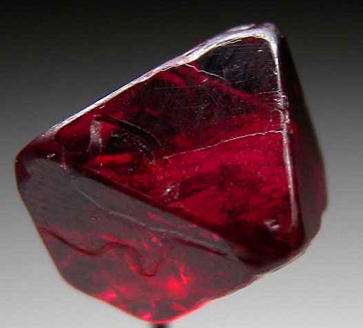Spinel from Mogok, Myanmar [db_pics/pics/a750a.jpg]