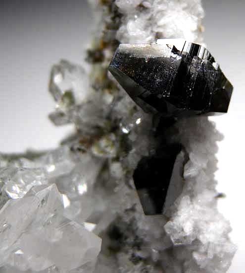 Anatase with Quartz from Kharan Mountain, Balochistan, Pakistan [db_pics/pics/a841c.jpg]
