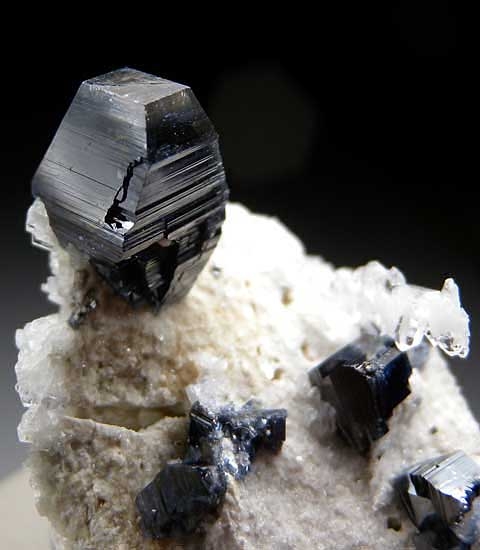Anatase with Quartz from Kharan Mountain, Balochistan, Pakistan [db_pics/pics/a843d.jpg]