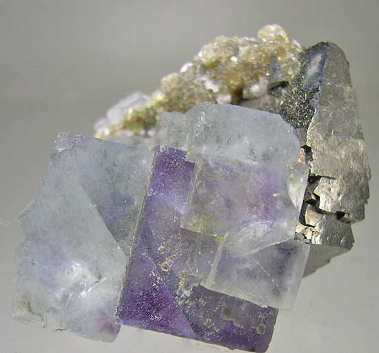 Fluorite, Arsenopyrite from Yaogangxian Mine, Hunan Prov., China [db_pics/pics/a962c.jpg]