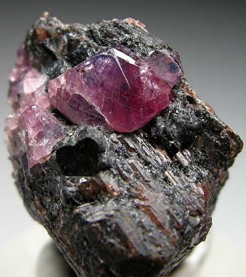 Sapphire from Dodoma Region, Tanzania [db_pics/pics/af185b.jpg]