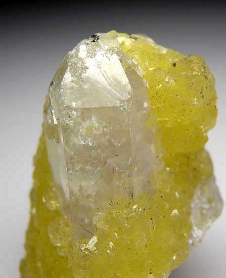 Prehnite on Quartz from Merelani Hills, Lelatema Mtns., Arusha Region, Tanzania [db_pics/pics/af282c.jpg]