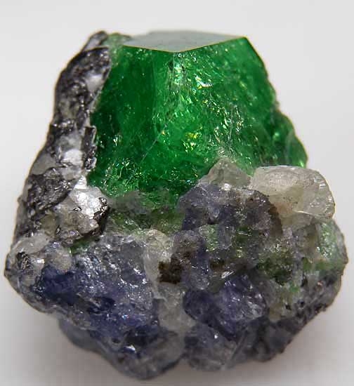 Tsavorite with Tanzanite from Merelani Hills, Lelatema Mtns., Arusha Region, Tanzania [db_pics/pics/af404c.jpg]