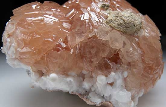 Olmiite on Xonotlite from N'Chwanning Mine, Kuruman, South Africa [db_pics/pics/af471b.jpg]