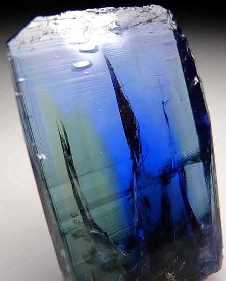 Tanzanite from Merelani Hills, Lelatema Mtns., Arusha Region, Tanzania [db_pics/pics/af712c.jpg]