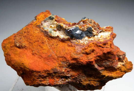 Scorodite from Mina Oujela, Mapimi, Durango, Mexico [db_pics/pics/au145a.jpg]