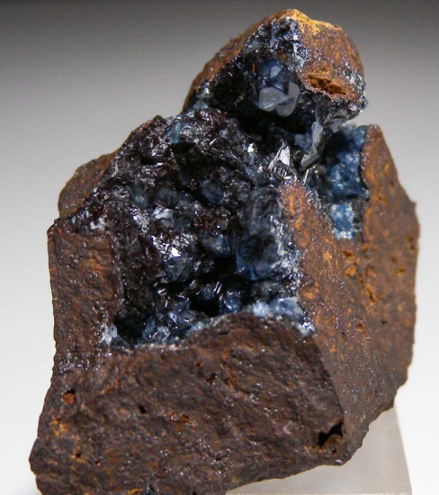 Scorodite from Mina Oujela, Mapimi, Durango, Mexico [db_pics/pics/au299a.jpg]