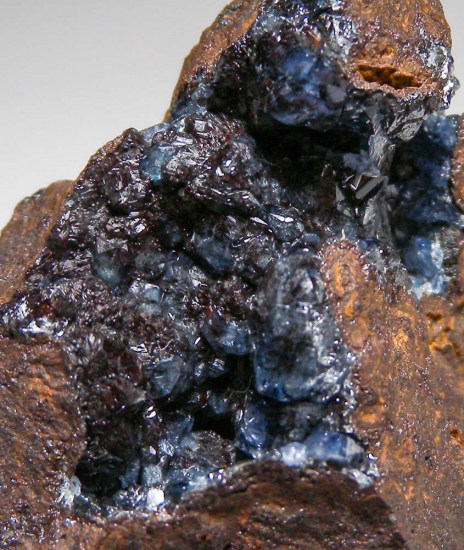 Scorodite from Mina Oujela, Mapimi, Durango, Mexico [db_pics/pics/au299d.jpg]