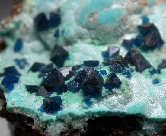 Veszelyite on Plancheite from Kipushi Mine, Kipushi, Katanga, DR Congo [db_pics/pics/au577d.jpg]