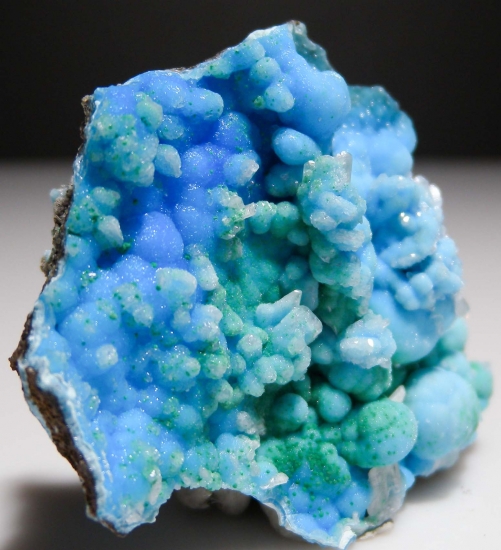 Cerussite on Hemimorphite from Mfouati, Bouenza Department, Republic of the Congo [db_pics/pics/au737b.jpg]