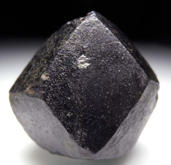 Chamosite psuedo. Almandine from Michigamme Mine, Marquette Co., Michigan [db_pics/pics/b165a.jpg]