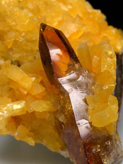 Barite on Calcite from Elk Creek, Meade Co., South Dakota [db_pics/pics/b171b.jpg]
