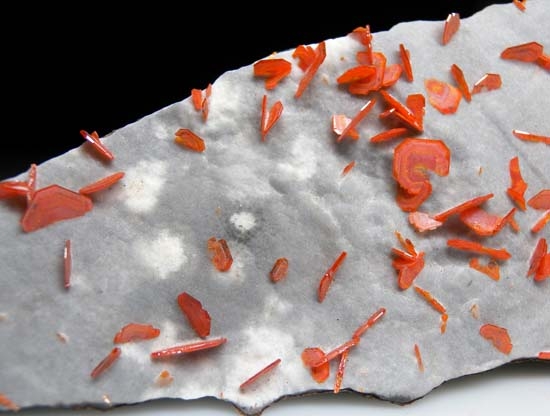 Wulfenite from Kuruktag Mountains, Xinjiang Uygur Region, China [db_pics/pics/b658b.jpg]