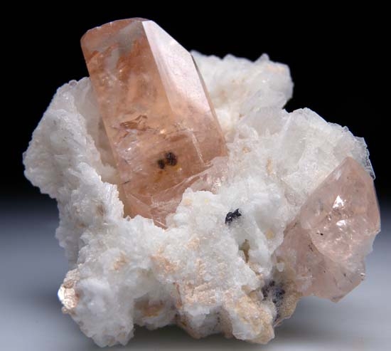 Topaz on Albite from Shigar Valley, Skardu Dist., Pakistan [db_pics/pics/b665a.jpg]