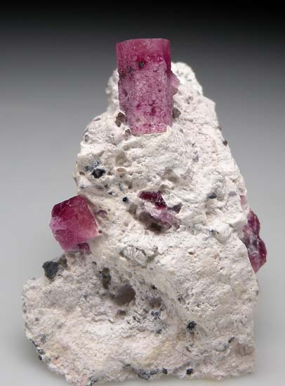 Red Beryl from Violet Claims, Wah Wah Mtns., Utah, USA [db_pics/pics/b925a.jpg]