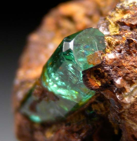 Emerald from Panjshir, Afghanistan [db_pics/pics/b926b.jpg]
