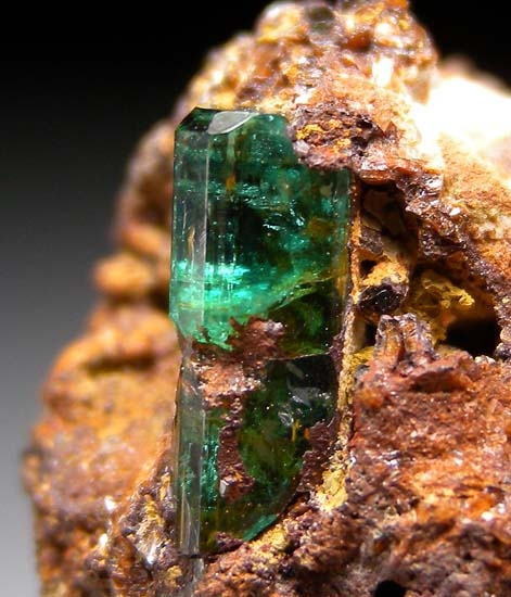 Emerald from Panjshir, Afghanistan [db_pics/pics/b926c.jpg]