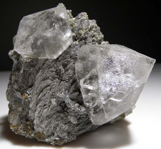 Fluorite on Lollingite from Huanggang Mine, Inner Mongolia, China [db_pics/pics/fm397b.jpg]