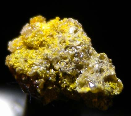 Edgarbaileyite, Calomel, Mercury from Red Bird Mine, Churchil Co., Nevada, USA [db_pics/pics/fm409b.jpg]