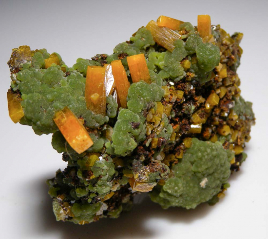 Wulfenite with Mimetite from Mina Ojuela, Mapimi, Durango, Mexico [db_pics/pics/fm441b.jpg]