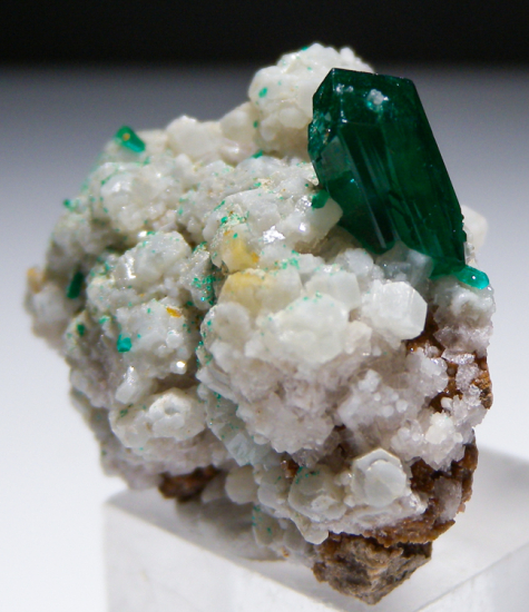 Willemite and Dioptase from Gotala, near Mindouli, Pool Dept., Rep. of Congo [db_pics/pics/fm500b.jpg]