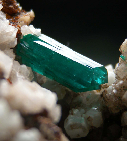 Willemite and Dioptase from Gotala, near Mindouli, Pool Dept., Rep. of Congo [db_pics/pics/fm502c.jpg]
