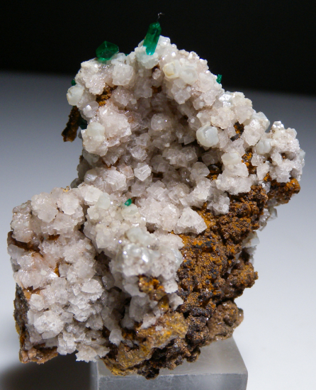Willemite and Dioptase from Gotala, near Mindouli, Pool Dept., Rep. of Congo [db_pics/pics/fm504g.jpg]